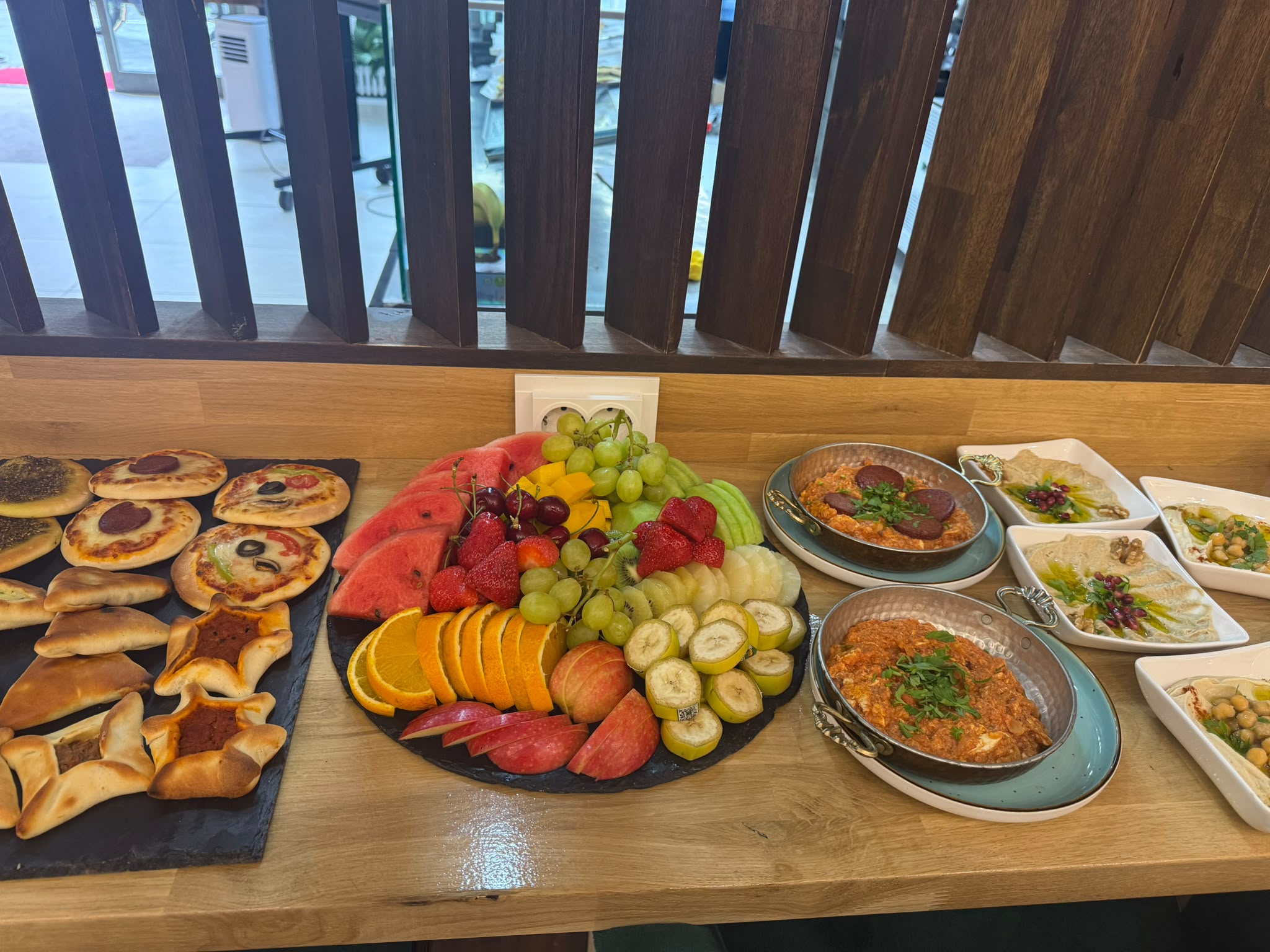 Catering Buffet mit Speisen für Events im Café de Sammont
